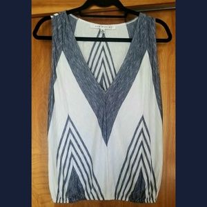 Max Studio V neck tank